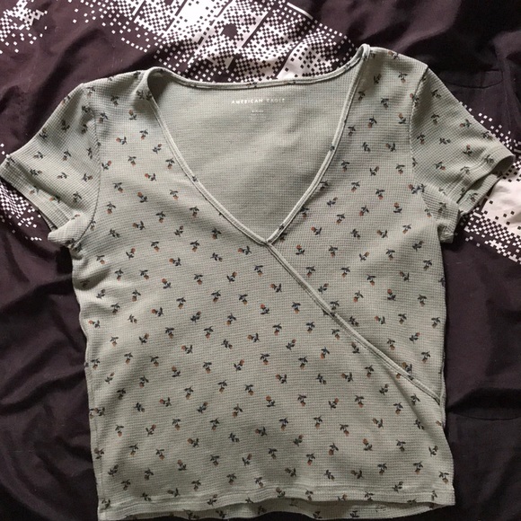 American Eagle Outfitters Tops - Floral V-Cut Top